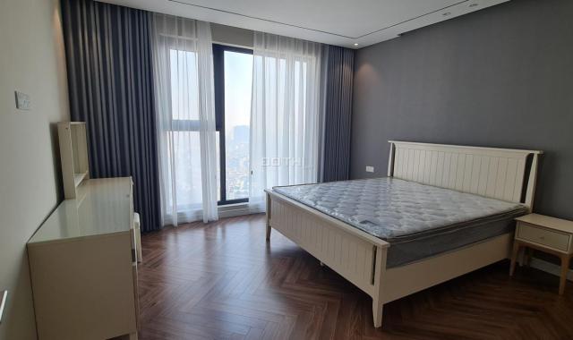 Cho thuê chung cư Kingpalace 108 Nguyễn Trãi 3 pn full đồ 26tr LH:0966.915.990