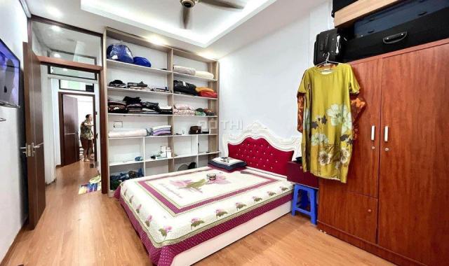Bán gấp nhà Thái Thịnh 49m2 – 5 Tầng – 6 ngủ - chỉ 5.9 tỷ - ô tô đỗ ngày đêm