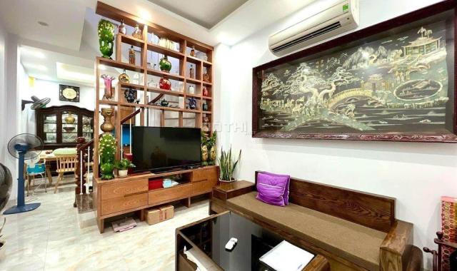 Bán gấp nhà Thái Thịnh 49m2 – 5 Tầng – 6 ngủ - chỉ 5.9 tỷ - ô tô đỗ ngày đêm
