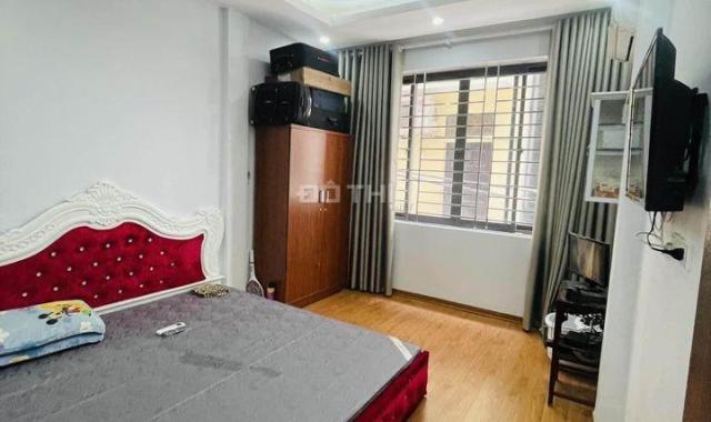 Bán gấp nhà Thái Thịnh 49m2 – 5 Tầng – 6 ngủ - chỉ 5.9 tỷ - ô tô đỗ ngày đêm