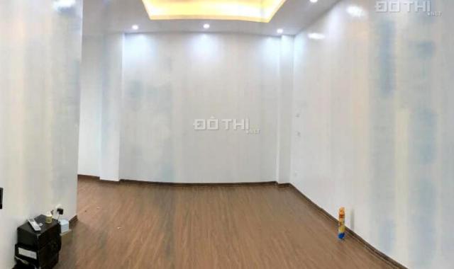 Cần bán nhà Kim Đồng-Giáp Bát, 35m2 x 6T 4 phòng ngủ đẹp, ô tô gần, ở ngay. Giá 3,5 tỷ