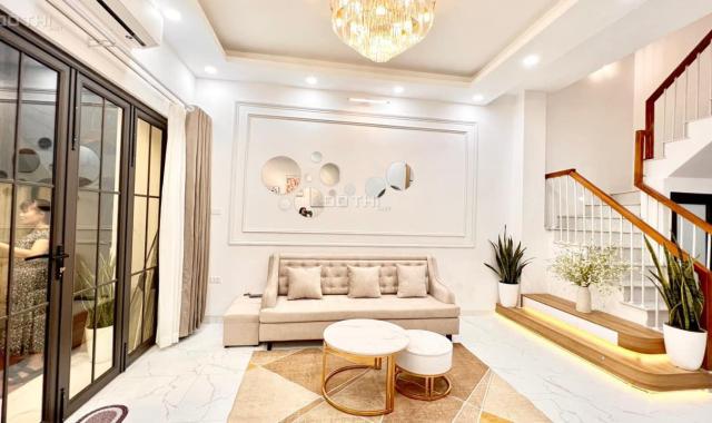 Ảnh thật Nhà trung tâm Đống Đa 40m2, 4 tầng, MT 5M, tặng nội thất, giá 4 tỷ TL