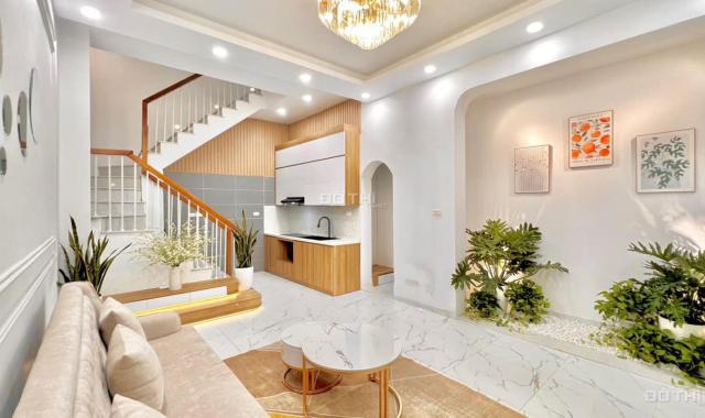 Ảnh thật Nhà trung tâm Đống Đa 40m2, 4 tầng, MT 5M, tặng nội thất, giá 4 tỷ TL