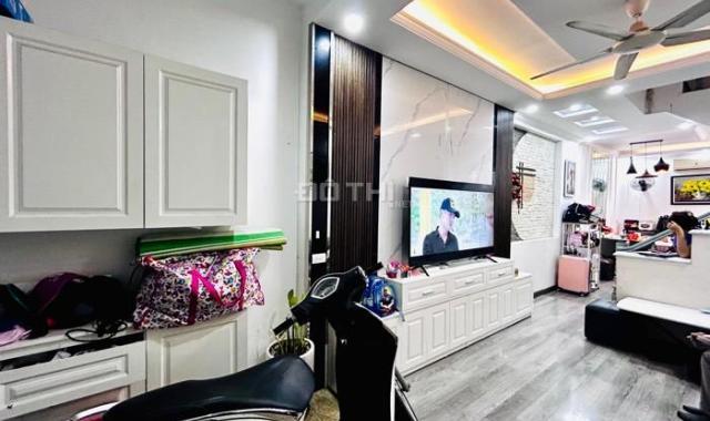 Bán nhà ngõ bờ sông Kim Đồng-Trương Định, 45m2 x 4T đẹp, ô tô đỗ cửa, căn góc. Giá 4,2 tỷ