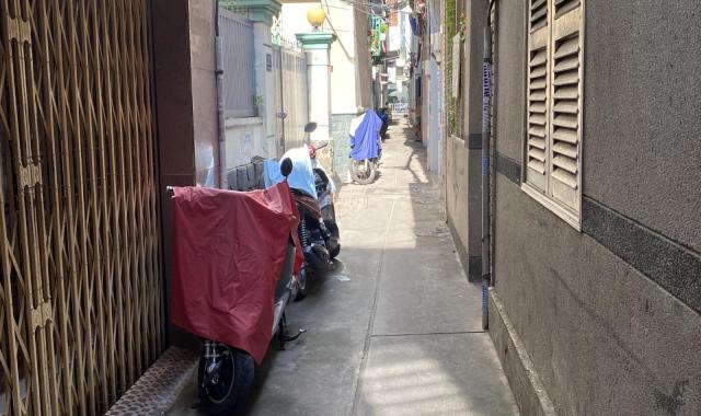 Bán nhà hẻm Trần Hưng Đạo, Quận 1, kế bên siêu thị Mỹ, gần Bùi Viện.