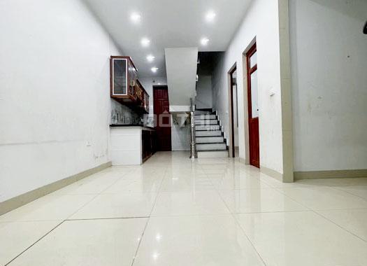 Bán nhà phố Tân Mai-hồ Đền Lừ, 47m2 x 2 tầng đẹp, ở ngay. Ô tô cách 10m. Giá 3,05 tỷ