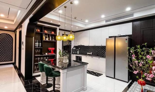Bán gấp liền kề 6A lô góc Làng Việt Kiều Châu Âu view chung cư 104m 14 tỷ