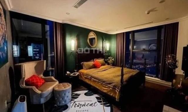 Bán gấp liền kề 6A lô góc Làng Việt Kiều Châu Âu view chung cư 104m 14 tỷ
