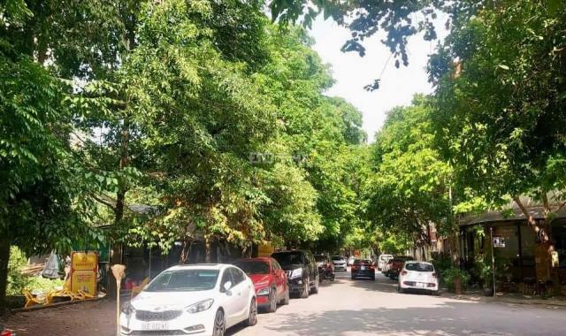 Bán gấp liền kề 6A lô góc Làng Việt Kiều Châu Âu view chung cư 104m 14 tỷ
