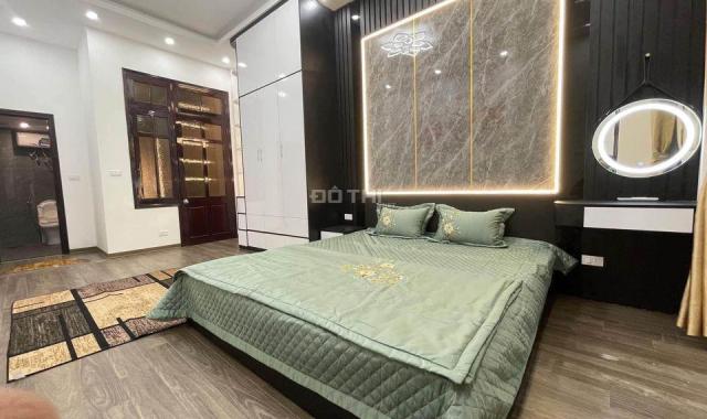 Bán gấp nhà Tây Sơn – 45m2 - 5 Tầng – 3 ngủ - ô tô đỗ cổng