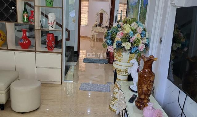 BÁN NHÀ 5 TẦNG DỐC NGHĨA ĐỊA ĐẠO,P.TRẦN HƯNG ĐẠO. DT:54.7M2,MT:5M