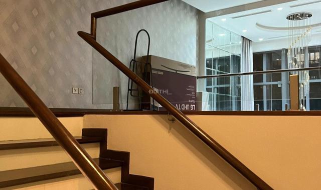 Bán gấp căn hộ duplex tòa C chung cư Mulberry lane, dt 187m2, giá nhỉnh 6 tỷ full đồ. LH 0936196386