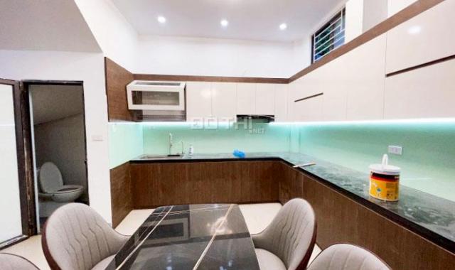 Bán nhà ven hồ Đền Lừ, kinh doanh - ô tô vào, 55m2 x 4T đủ nội thất. Đẹp, mới. Giá 8,3 tỷ