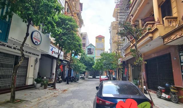 Bán lô đất phân lô tặng nhà 5 tầng tại tổ 4 thị trấn Đông Anh