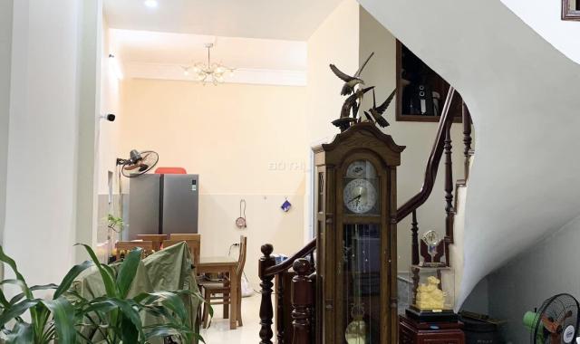 Bán nhà Xuân Thủy 36m2 x 4T x 3.4 x 5.5T - Gần phố - 20m ra ô tô - Nhà dân xây đẹp chắc chắn - Nở h