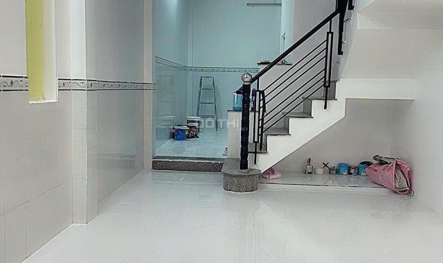 8,5tr/tháng- 3PN- Nguyên căn Phạm Thế Hiển P6 Q8,  gần trường TH Phan Đăng Lưu, nhà sơn mới ở liền