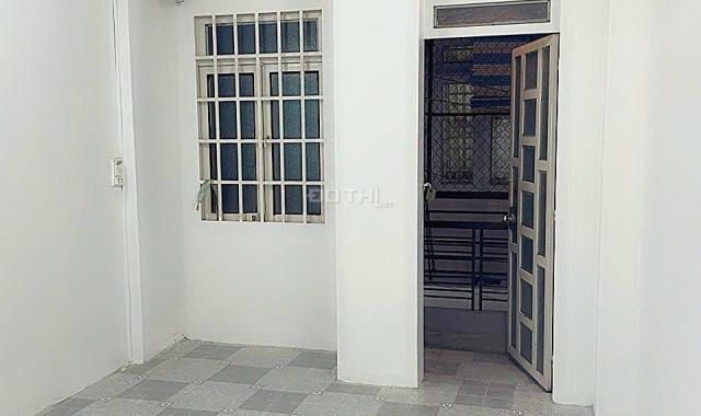 8,5tr/tháng- 3PN- Nguyên căn Phạm Thế Hiển P6 Q8,  gần trường TH Phan Đăng Lưu, nhà sơn mới ở liền