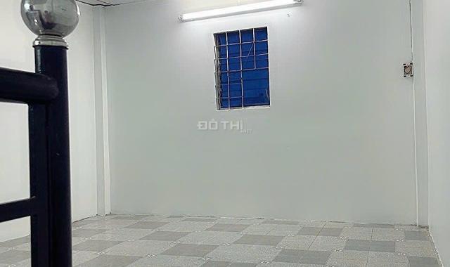 8,5tr/tháng- 3PN- Nguyên căn Phạm Thế Hiển P6 Q8,  gần trường TH Phan Đăng Lưu, nhà sơn mới ở liền