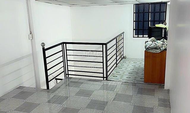8,5tr/tháng- 3PN- Nguyên căn Phạm Thế Hiển P6 Q8,  gần trường TH Phan Đăng Lưu, nhà sơn mới ở liền
