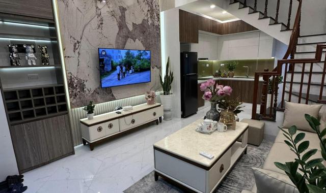 Bán gấp nhà tại Phương Mai Đống Đa 35m2 , 4 tầng giá 4ty2