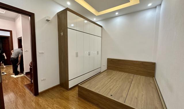 Bán nhà ngõ phố Võ Chí Công, Hoàng Quốc Việt 40m2 x 4 t đẹp giá 3,7 tỷ