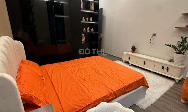 Bán gấp nhà Thái Thịnh – 5 Tầng – 6 ngủ - chỉ 7.9 tỷ- ô tô đỗ cửa ngày đêm 50m2