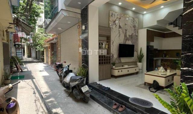 Bán gấp nhà Thái Thịnh – 5 Tầng – 6 ngủ - chỉ 7.9 tỷ- ô tô đỗ cửa ngày đêm 50m2