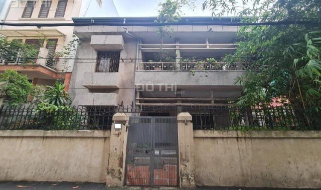 Hiếm, nhà 3 tầng oto vào nhà phố Liễu Giai, Ba Đình. 142m2 31tỷ. Mặt tiền lớn, xây tòa căn hộ