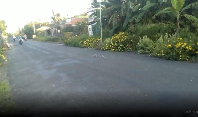 Cần bán 3 nền mặt tiền đường nhựa gần chợ Nhị Long.