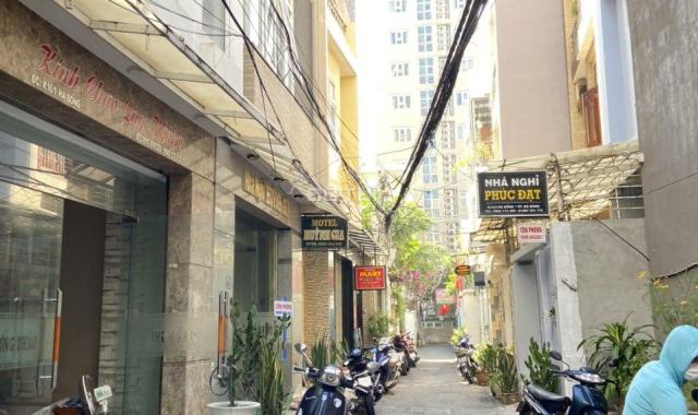Bán nhà nghỉ MT Dương Vân Nga, 100m2 x 4 tầng, 12 phòng, thu nhập đều, Sơn Trà