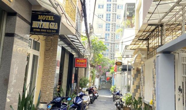 Bán nhà nghỉ MT Dương Vân Nga, 100m2 x 4 tầng, 12 phòng, thu nhập đều, Sơn Trà
