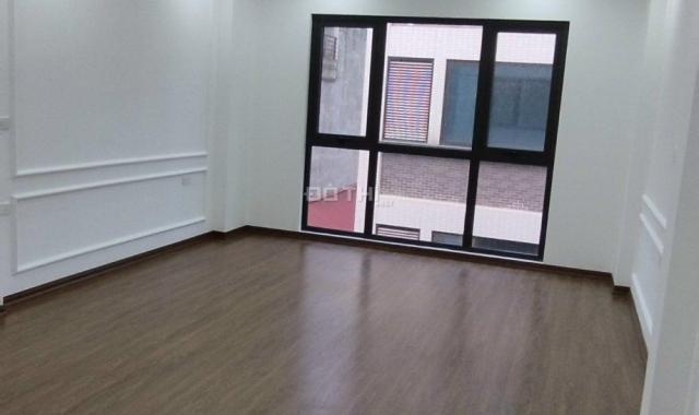 Bán nhanh toà nhà văn phòng đường Cát Linh, giá 25.5 tỷ, 70m2x7T, KD tốt, ô tô tránh