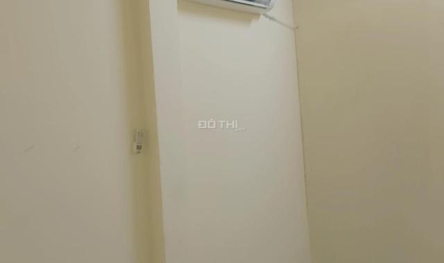 ❤❤cho thuê nhà nguyên căn - HXH 49 phạm Hữu Lầu Q 7- Dt 5x10 - 2pn - Giá rẻ 4.5triệu
