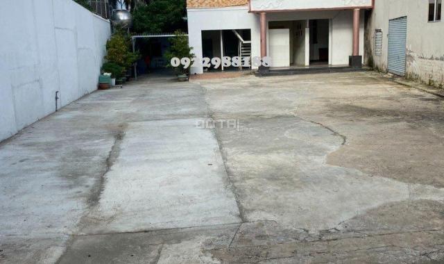 Chính chủ gửi bán 1380 m2 2 mặt tiền Phạm Văn Đồng Gò Vấp  ngang 40 dài 35 giá 240 tỷ