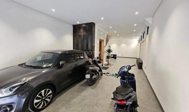 Nhà Long Biên, thiết kế đẹp, nội thất VIP, oto tránh đỗ, rẻ bằng giá bán đất