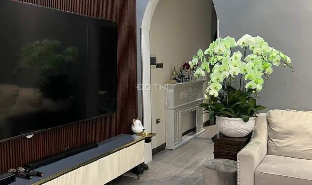 Nhà Long Biên, thiết kế đẹp, nội thất VIP, oto tránh đỗ, rẻ bằng giá bán đất
