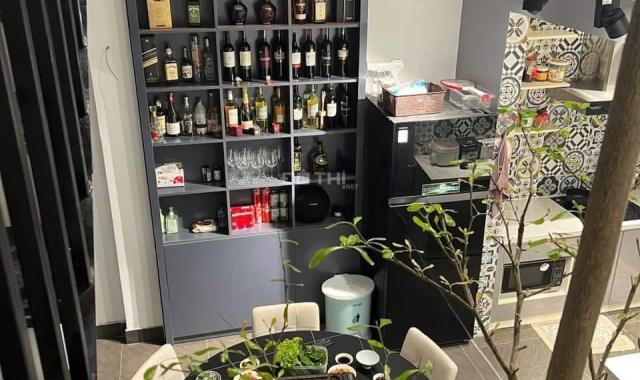 Nhà Long Biên, thiết kế đẹp, nội thất VIP, oto tránh đỗ, rẻ bằng giá bán đất