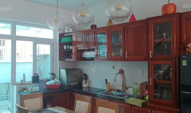 Bán nhà biệt thự 5x16m, 1 trệt 2 lầu, full nội thất KDC Lovera Park Khang Điền sổ hồng, giá 6,2tỷ