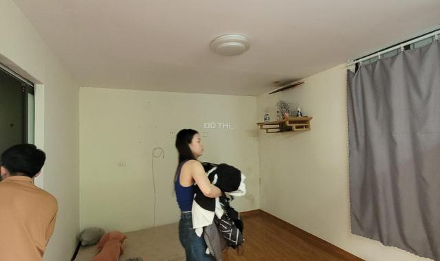 Bán gấp nhà mặt phố Đông Tác, MT 5m, đang kinh doanh, 40m2, ô tô đỗ, nhỉnh 6 tỷ TL