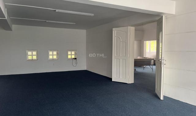 Cho thuê biệt thự 2 mt đường Nguyễn Văn Hưởng, Thảo Điền. Dt 739m2, ~407 triệu/tháng, 0903652452