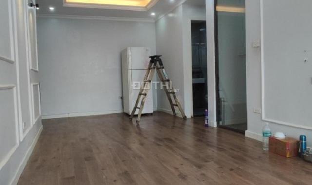 Cho thuê cc ở 713 Lạc long quân 3 ngủ tầng đẹp, phòng như ảnh
