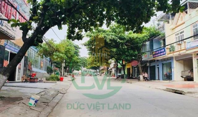 Bán nhà mặt phố tại Đường Nhạc Sơn, Cốc Lếu, Lào Cai,  diện tích 180m2, mt 9m giá chỉ 5.2 Tỷ