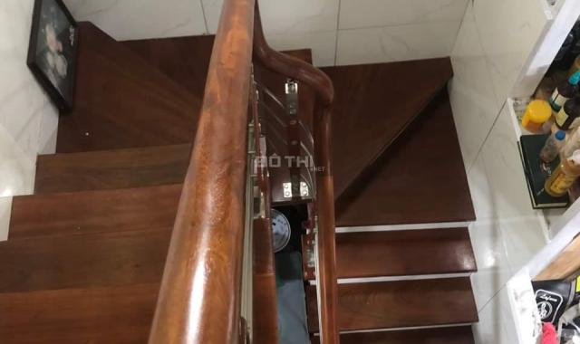 E b.án nhà 40m2, 6m ra QL5, MT 3,8m, 2 ngủ, 2 vs,1 khách,1 bếp , 2 nô gia, Q.Long Biên, giá 2,35tỷ