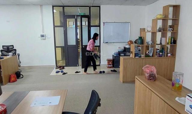 Cho thuê văn phòng 30m 6 triệu; 65m 9 triệu Phố Mai Hắc Đế, Nguyễn Du