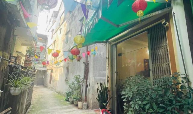 Cần bán nhà HOÀNG MAI 32m2,5 tầng ,mặt tiền 3,2 oto đỗ cửa