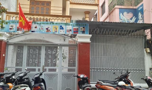 Cho thuê biệt thự sân vường Quảng khánh 5 tầng có bể bơi, thang máy