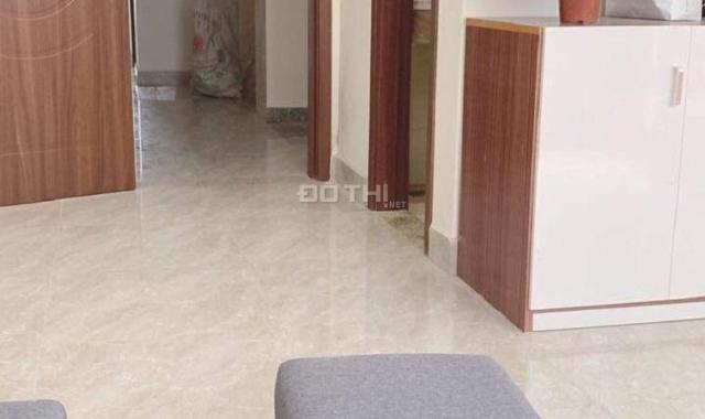 Cho thuê biệt thự sân vường Quảng khánh 5 tầng có bể bơi, thang máy