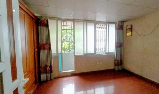 Bán nhà Giải Phóng-Kim Đồng, Tập thể Du lịch, tầng 2, DT 40m2 đẹp, ô tô đỗ. Giá 1,28 tỷ