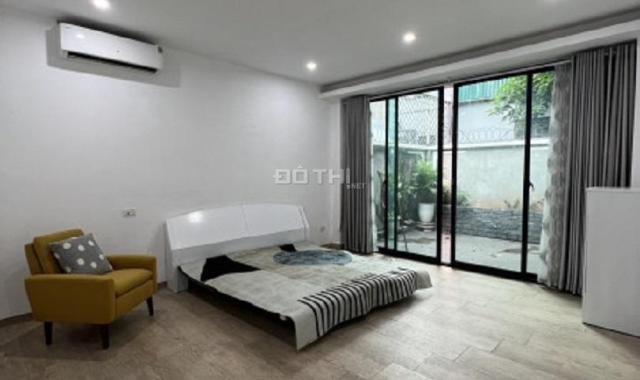 Cho thuê biệt thự Tô Ngọc Vân 110m2 x 4,5 tầng, oto đỗ cửa ở làm VP