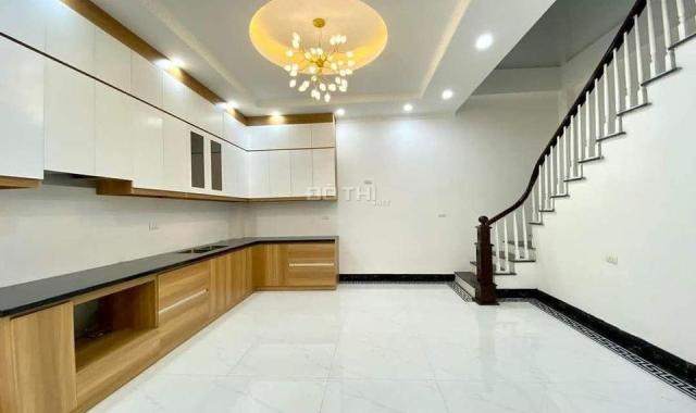 Bán nhà Trung Hòa Cầu Giấy - Dt 90m - 3 ô tô tránh - Mặt ngõ kd sầm uất - vỉa hè rộng - Giá 15 tỷ